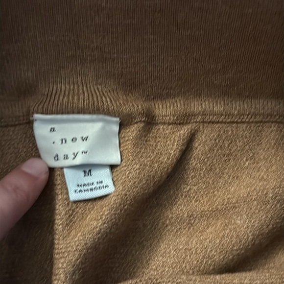 A New Day Brown Mini Sweater Skirt Medium NWT - Picture 4 of 8